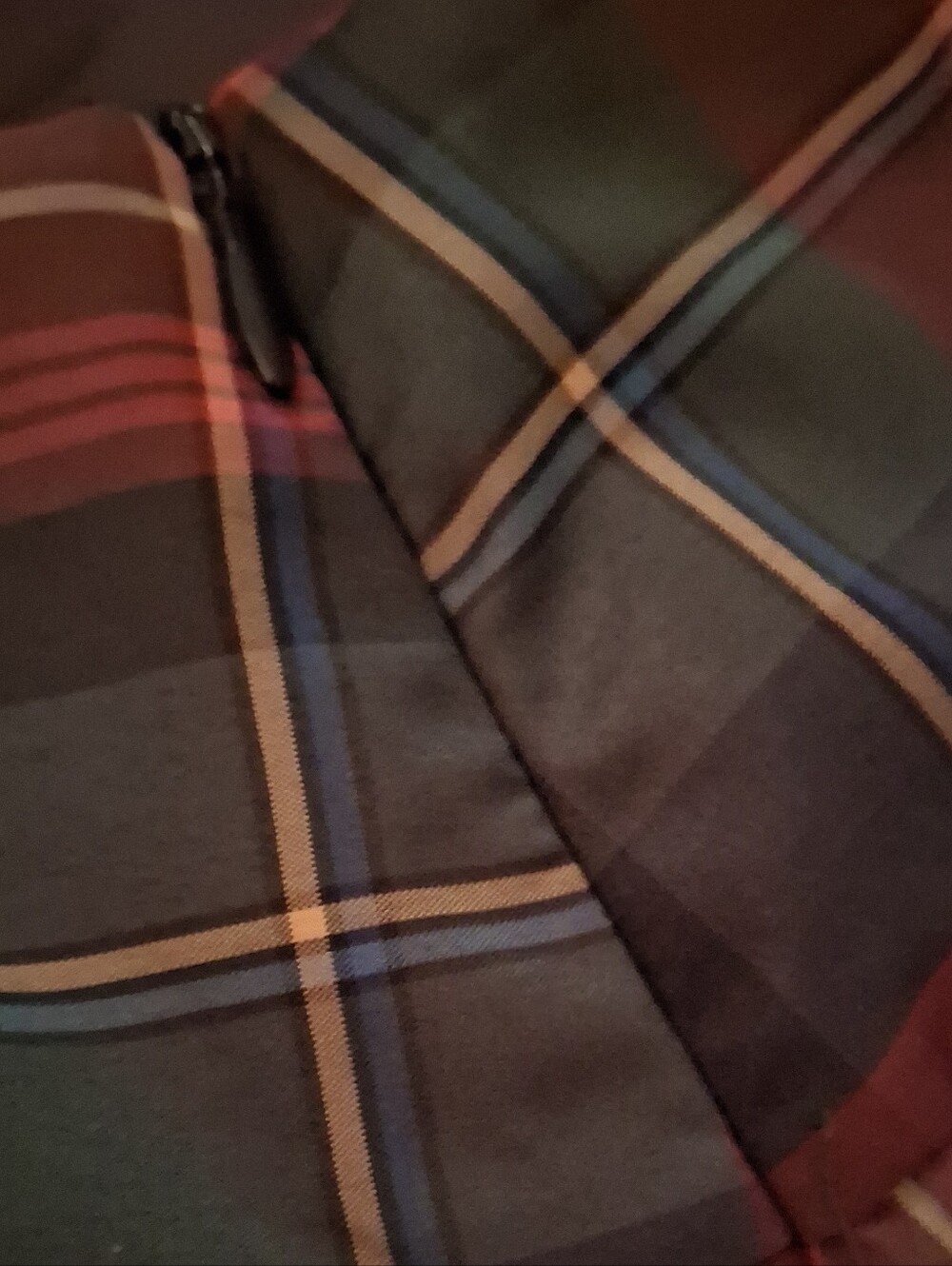 Classic Red & Green Tartan Plaid A-Line Skater Style Skirt - Taffeta Feel - 10 - Picture 6 of 9